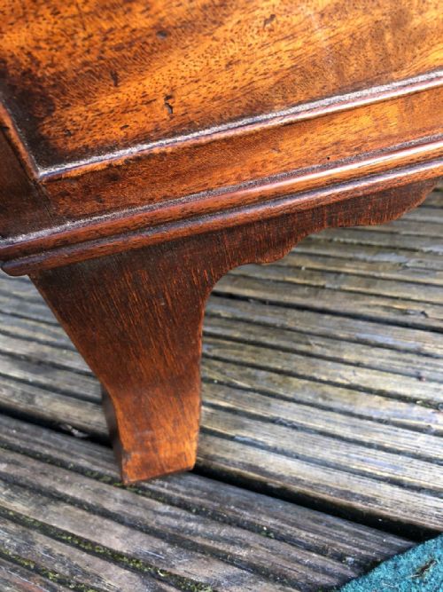 A QUALITY GEORGE III MAHOGANY BOW FRONT CHEST - ADDITIONAL PHOTO 2