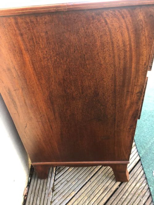 A QUALITY GEORGE III MAHOGANY BOW FRONT CHEST - ADDITIONAL PHOTO 9