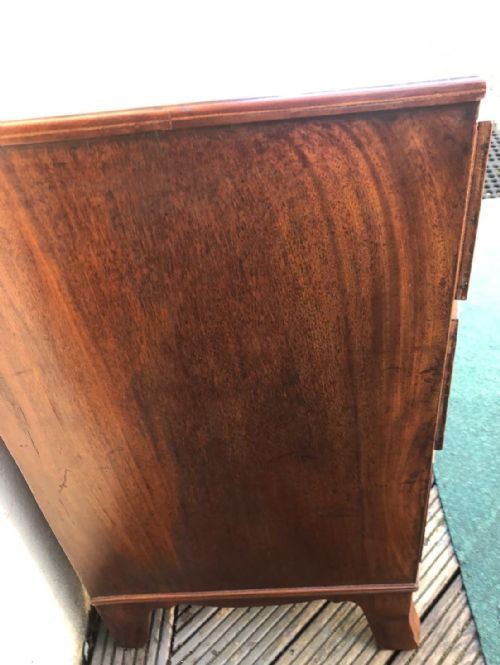 A QUALITY GEORGE III MAHOGANY BOW FRONT CHEST - ADDITIONAL PHOTO 10