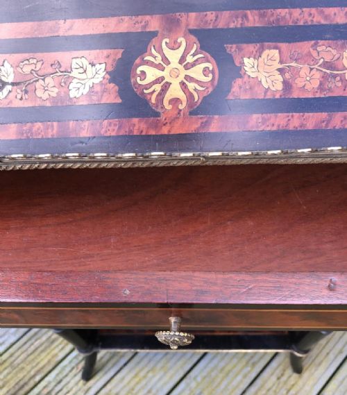 AN ANTIQUE FRENCH MARQUETRY AND AMBOINA MUSIC STAND CABINET - ADDITIONAL PHOTO 3