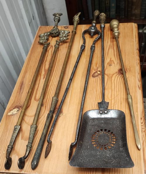 a regency brass and steel collection of fire irons - CATEGORY: ANTIQUE FIREPLACES - DATED REGENCY