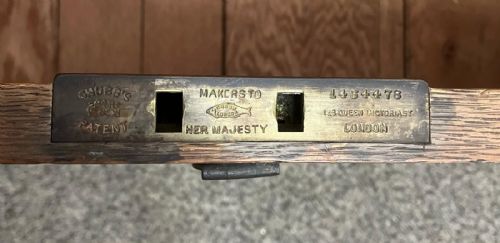 A QUALITY ANTIQUE OAK AND BRASS BOUND TRUNK - ADDITIONAL PHOTO 4
