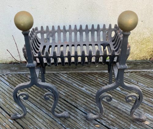 AN ANTIQUE CAST IRON AND BRASS FIRE BASKET - ADDITIONAL PHOTO 2