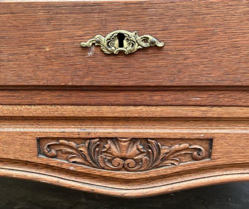 AN ANTIQUE FRENCH CARVED OAK MARBLE TOPPED DRESSING TABLE - ADDITIONAL PHOTO 1