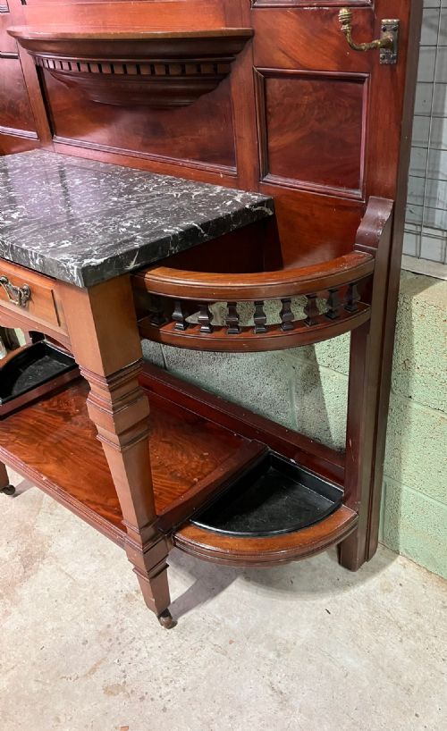 A FINE VICTORIAN MAHOGANY HALLSTAND - ADDITIONAL PHOTO 5