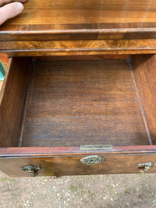 A QUALITY ANTIQUE WALNUT CHEST ON STANDIN THE GEORGE III STYLE - ADDITIONAL PHOTO 2