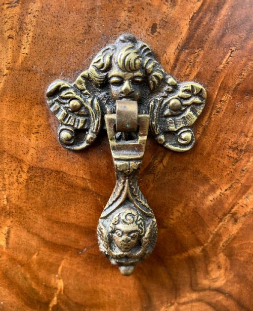 A QUALITY ANTIQUE WALNUT CHEST ON STANDIN THE GEORGE III STYLE - ADDITIONAL PHOTO 3