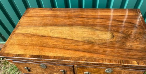 A QUALITY ANTIQUE WALNUT CHEST ON STANDIN THE GEORGE III STYLE - ADDITIONAL PHOTO 4