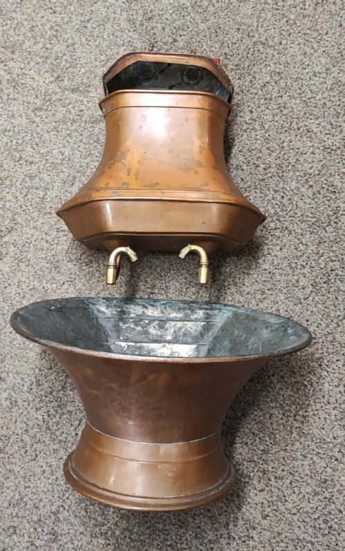 AN UNUSUAL ANTIQUE FRENCH COPPER SINK AND WATER CISTERN - ADDITIONAL PHOTO 11