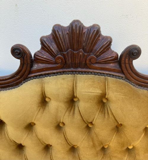 A LARGE SCALE CARVED REGENCY MAHOGANY SOFA - ADDITIONAL PHOTO 3
