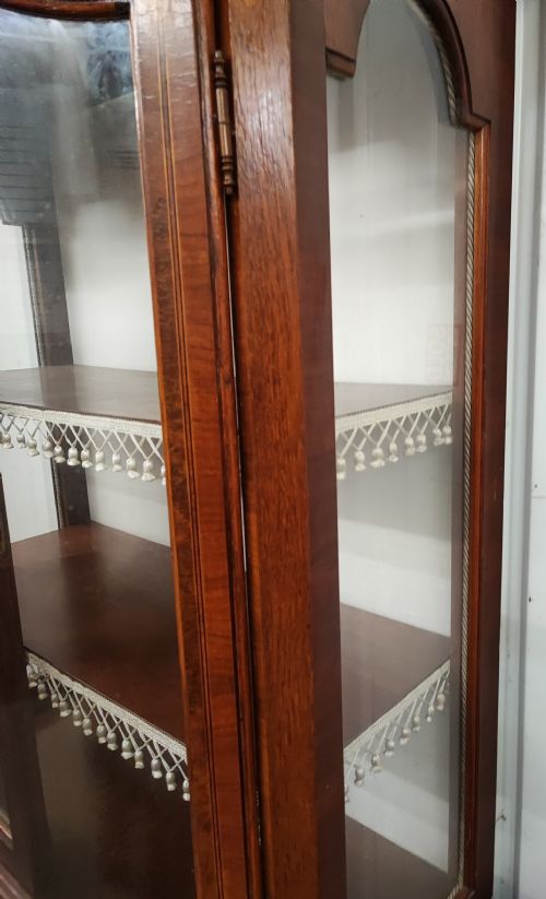 AN ANTIQUE WALNUT DISPLAY CABINET - ADDITIONAL PHOTO 18