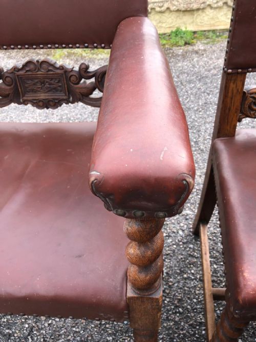AN ANTIQUE SET OF 8 OAK AND LEATHER CHAIRS IN OAK AND LEATHER - ADDITIONAL PHOTO 5