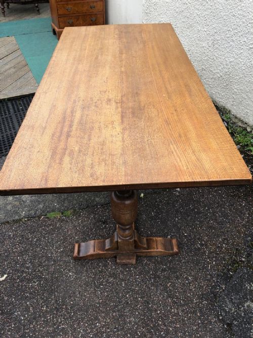 ANTIQUE OAK REFECTORY DINING TABLE - ADDITIONAL PHOTO 1