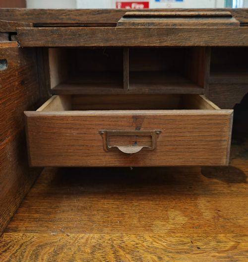 AN ANTIQUE OAK ROLL TOP DESK AND CHAIR - ADDITIONAL PHOTO 18