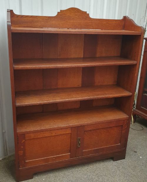 antique oak art's and crafts open bookcase - CATEGORY: ANTIQUE BOOKCASES - DATED 1900