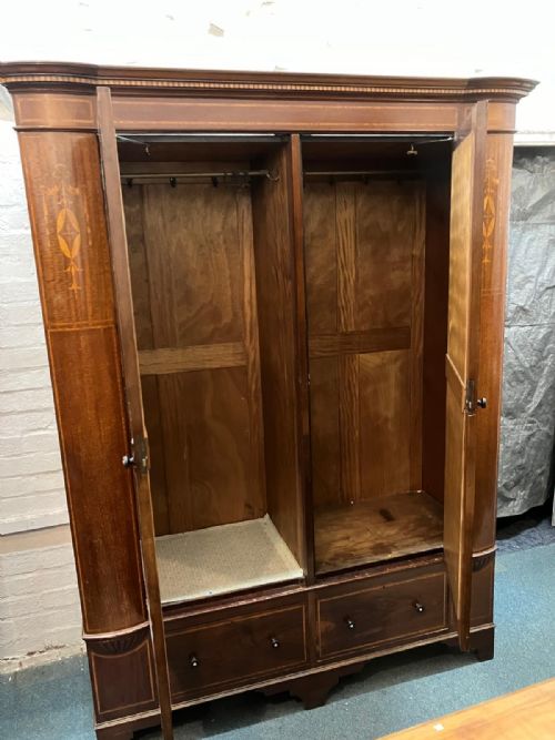 AN ANTIQUE INLAND MAHOGANY 2 DOOR WARDROBE - ADDITIONAL PHOTO 1