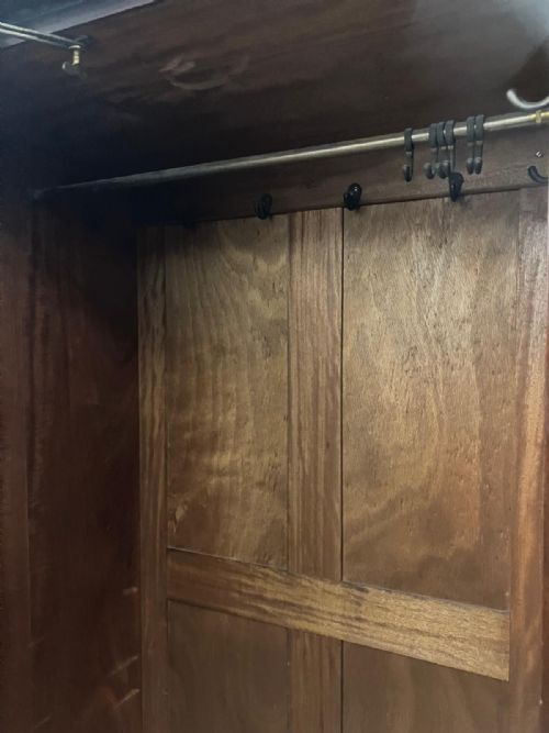 AN ANTIQUE INLAND MAHOGANY 2 DOOR WARDROBE - ADDITIONAL PHOTO 5