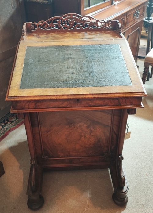 A QUALITY VICTORIAN BURR WALNUT DAVENPORT - ADDITIONAL PHOTO 1
