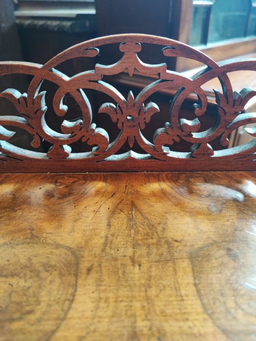 A QUALITY VICTORIAN BURR WALNUT DAVENPORT - ADDITIONAL PHOTO 6