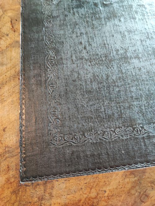 A QUALITY VICTORIAN BURR WALNUT DAVENPORT - ADDITIONAL PHOTO 9