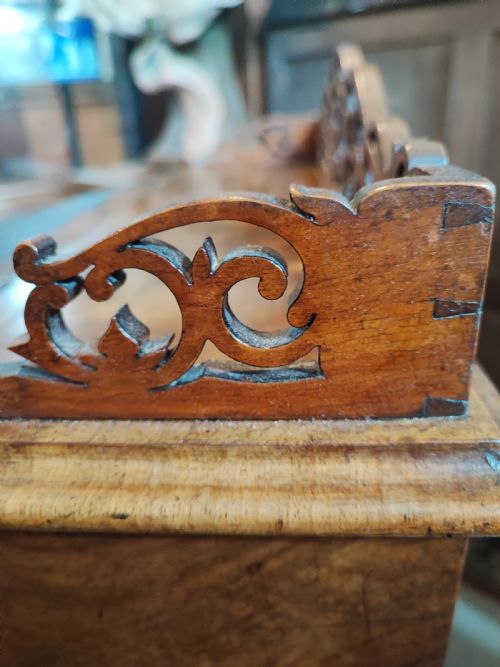 A QUALITY VICTORIAN BURR WALNUT DAVENPORT - ADDITIONAL PHOTO 11