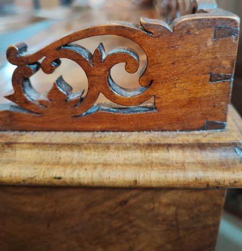 A QUALITY VICTORIAN BURR WALNUT DAVENPORT - ADDITIONAL PHOTO 12
