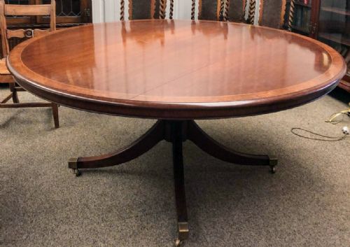 antique mahogany circular dining tableof large scale in the regency style - CATEGORY: ANTIQUE TABLES - DATED EDWARDIAN