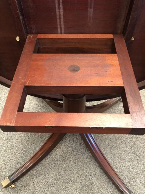 ANTIQUE MAHOGANY CIRCULAR DINING TABLEOF LARGE SCALE IN THE REGENCY STYLE - ADDITIONAL PHOTO 5