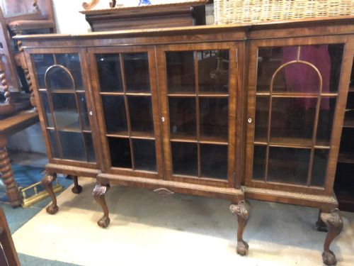 ANTIQUE CARVED MAHOGANY BREAK FRONT BOOKCASEIN THE GEORGE III STYLE - ADDITIONAL PHOTO 12