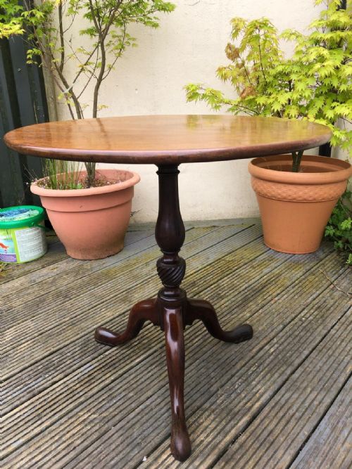 an antique georgian mahogany tripod table - CATEGORY: ANTIQUE TABLES - DATED GEORGIAN