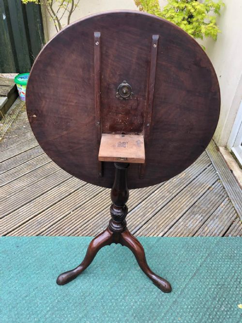 AN ANTIQUE GEORGIAN MAHOGANY TRIPOD TABLE - ADDITIONAL PHOTO 9