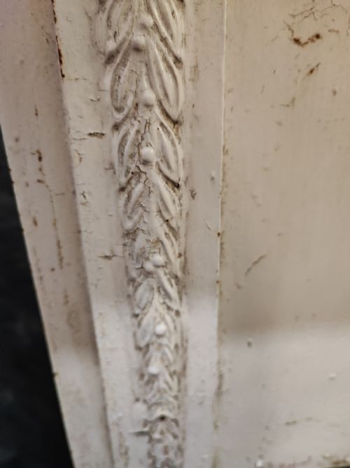 A VICTORIAN CAST IRON FIRE SURROUND - ADDITIONAL PHOTO 2