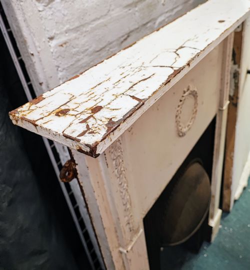 A VICTORIAN CAST IRON FIRE SURROUND - ADDITIONAL PHOTO 7