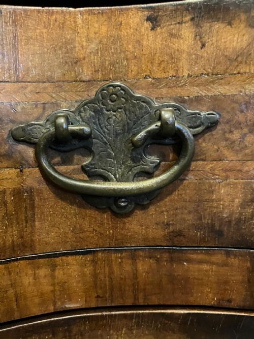 QUALITY ANTIQUE WALNUT SERPENTINE CHEST OF DRAWERS - ADDITIONAL PHOTO 2