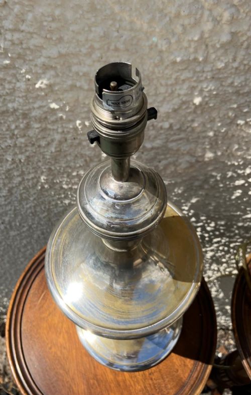 ANTIQUE PAIR OF URN SHAPED TABLE LAMPSIN SILVER PLATED LAMPSL - ADDITIONAL PHOTO 2