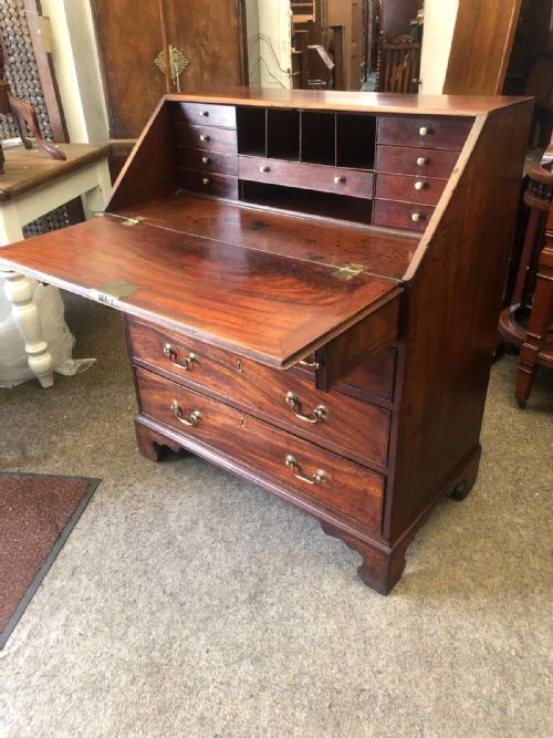 GEORGIAN MAHOGANY BUREAU - ADDITIONAL PHOTO 2