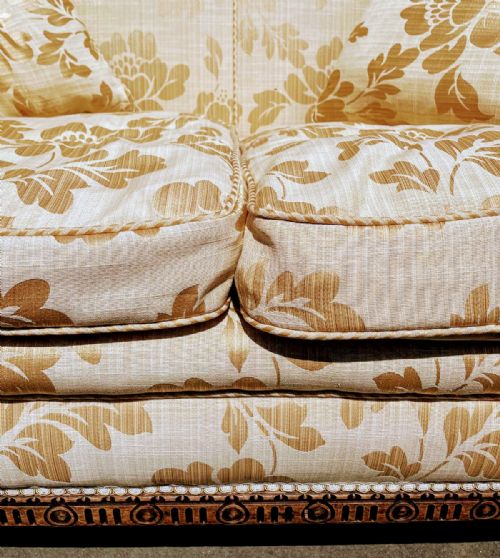 ANTIQUE CARVED MAHOGANY TWO SEATER SETTEE - ADDITIONAL PHOTO 10