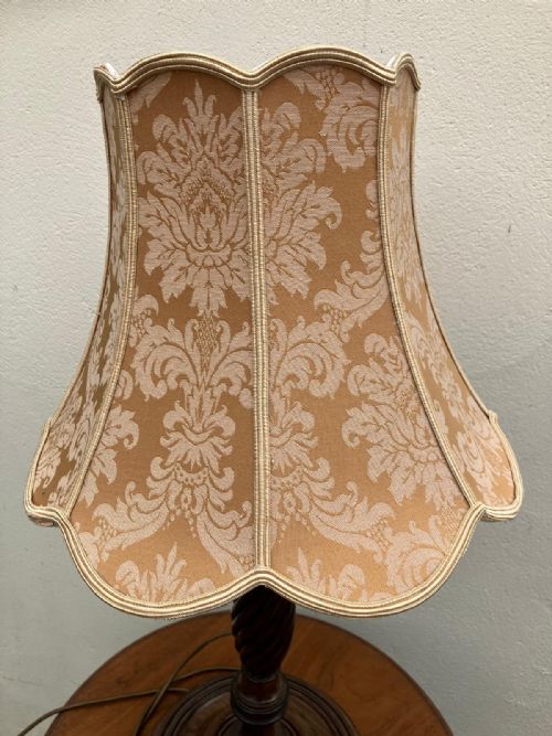 A QUALITY 19C MAHOGANY TABLE LAMP WITH SHADE - ADDITIONAL PHOTO 3