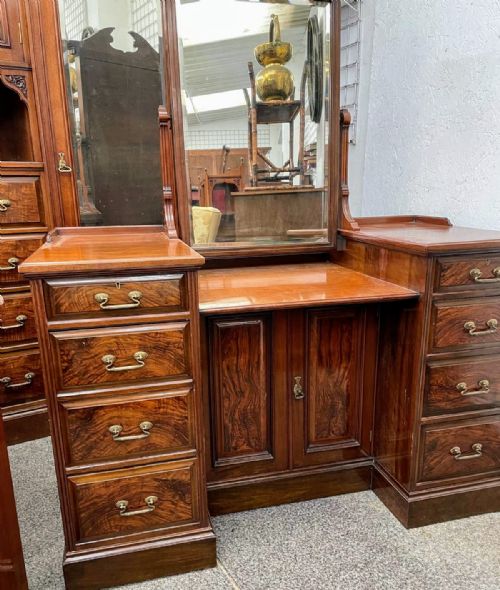 VICTORIAN WALNUT 4 PIECE BEDROOM SUITE - ADDITIONAL PHOTO 11