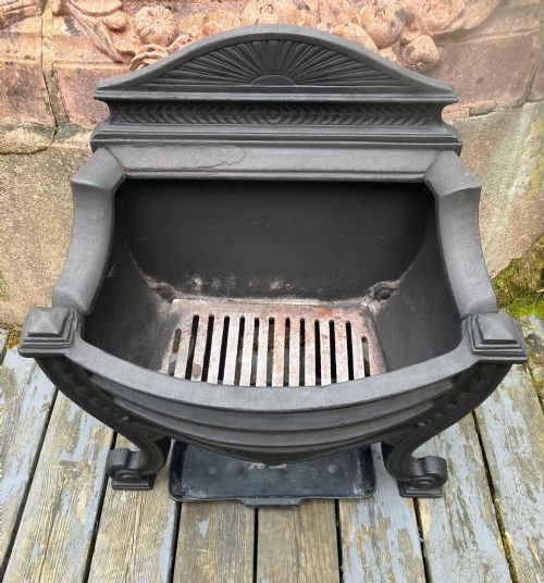 ANTIQUE CAST IRON FIRE GRATE IN THE REGENCY STYLE - ADDITIONAL PHOTO 1