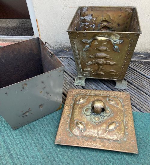 ART'S AND CRAFTS RIVETED BRASS COAL OR LOG BIN - ADDITIONAL PHOTO 3