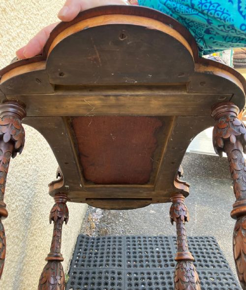 A FINE AND RARE VICTORIAN IRISH SHAMROCK CARVED BURR WALNUT WHATNOT - ADDITIONAL PHOTO 2