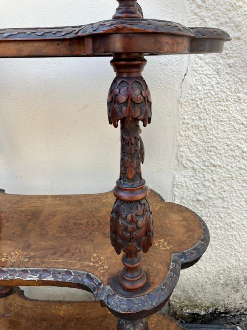 A FINE AND RARE VICTORIAN IRISH SHAMROCK CARVED BURR WALNUT WHATNOT - ADDITIONAL PHOTO 3