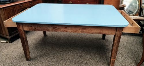 AN ANTIQUE PINE KITCHEN TABLE WITH DUCK EGG BLUE FORMICA TOP - ADDITIONAL PHOTO 13