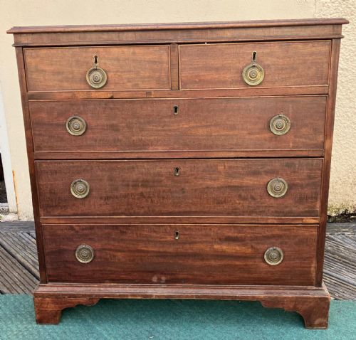 quality small georgian mahogany chest of drawers - CATEGORY: ANTIQUE CHEST OF DRAWERS - DATED GEORGIAN