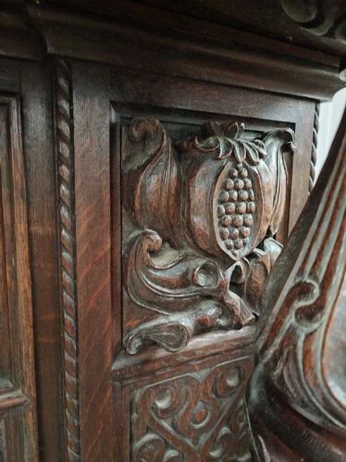 IMPRESSIVE ANTIQUE CARVED OAK FIRE SURROUND - ADDITIONAL PHOTO 7