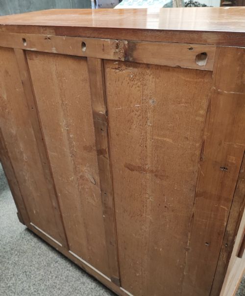 A VICTORIAN SOLID WALNUT CHEST OF DRAWERS - ADDITIONAL PHOTO 8