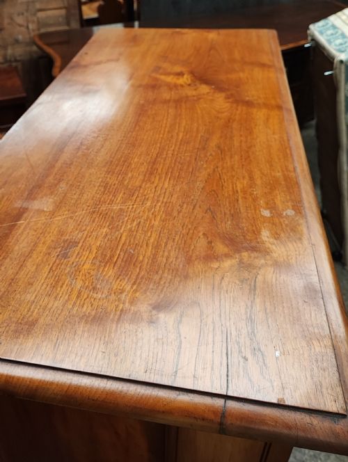 A VICTORIAN SOLID WALNUT CHEST OF DRAWERS - ADDITIONAL PHOTO 9