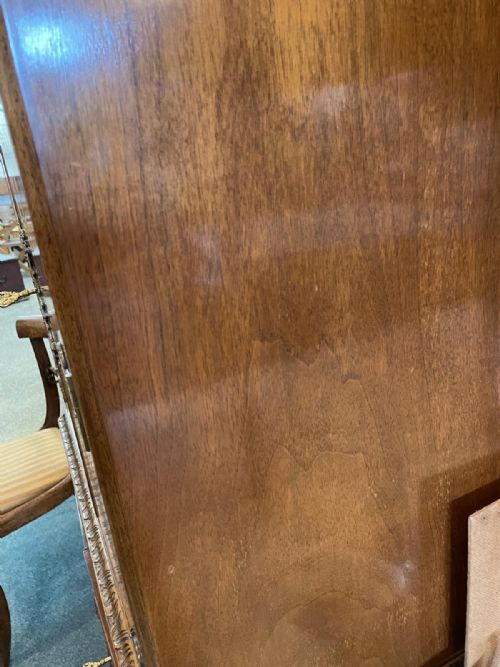 A QUALITY ANTIQUE BURR WALNUT COCKTAIL CABINET - ADDITIONAL PHOTO 4