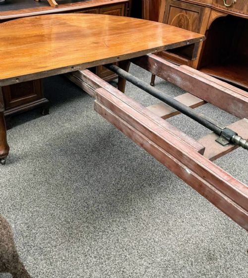A LARGE ANTIQUE WALNUT EXTENDING DINING TABLE - ADDITIONAL PHOTO 18